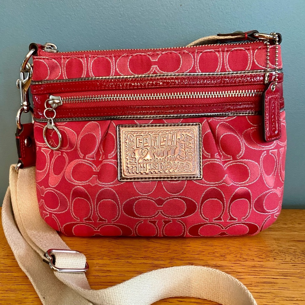Coach Poppy Signature Swingpack Crossbody
